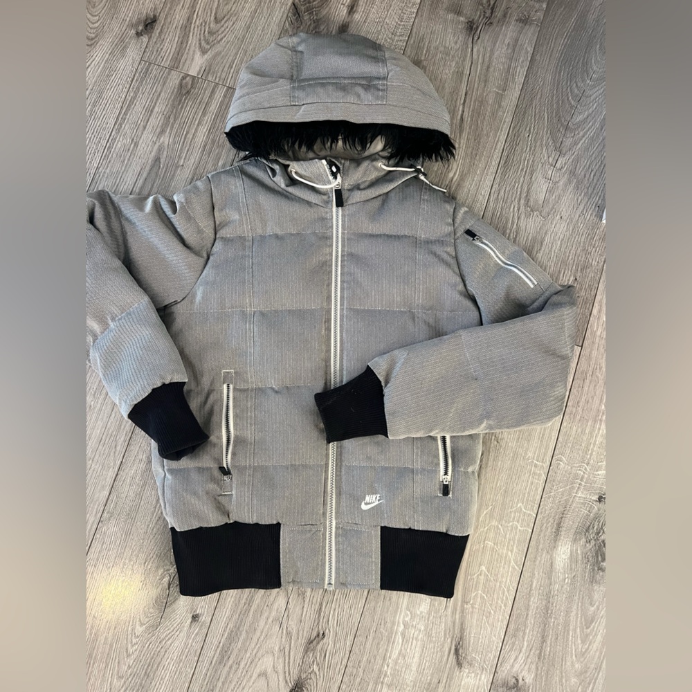 Nike Heather Gray Puffer Jacket with Black Details